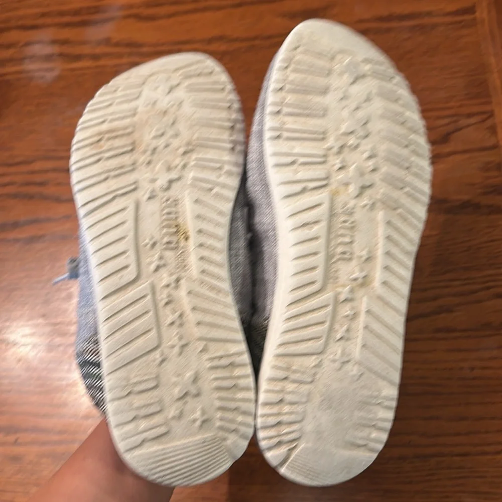 Men’s hey dude, shoes size 11